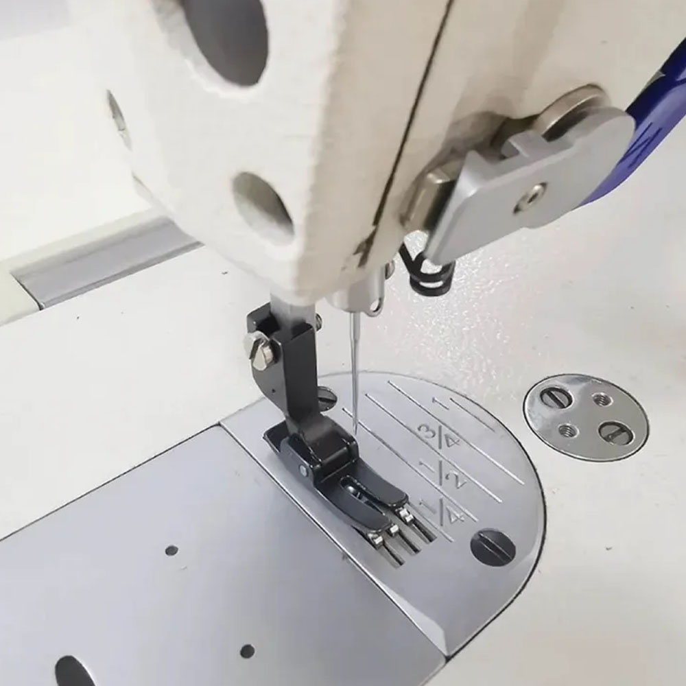 P351 Alle stalen naaivoet zwar - Sewing Expert recensie en prijs